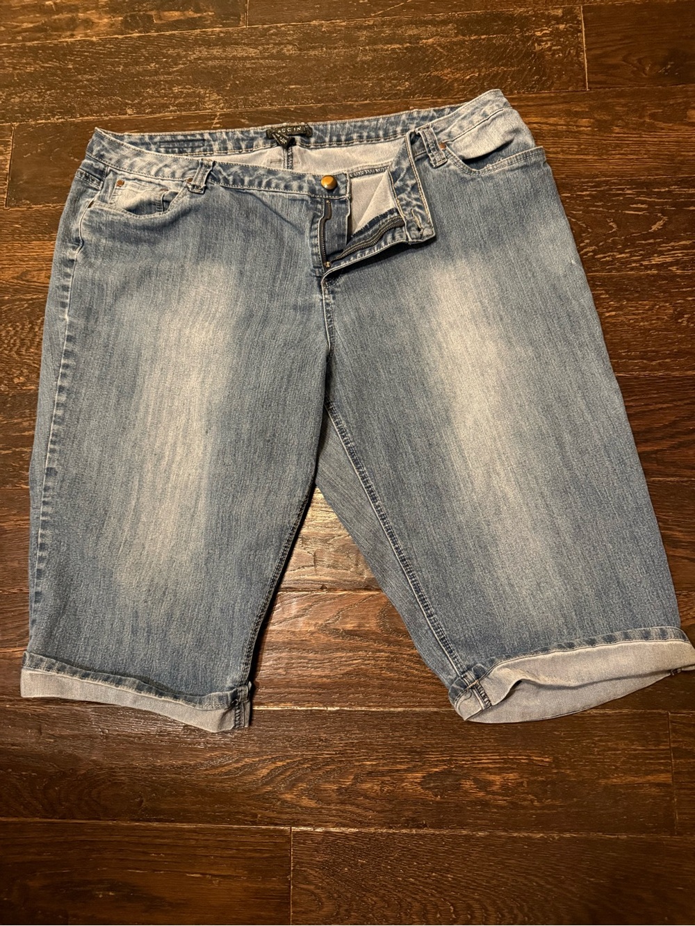 Baccini Faded Light Blue Denim Capris